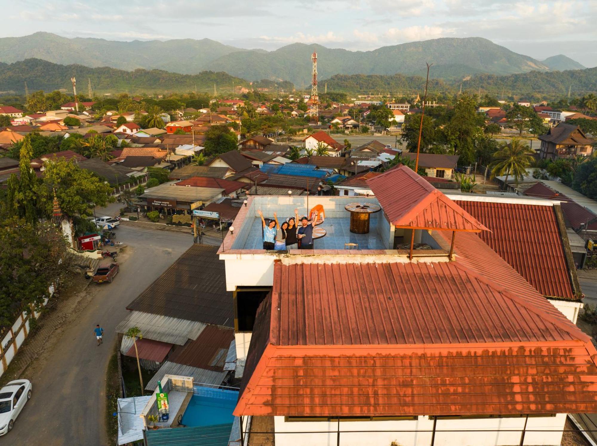 Easy Go Backpacker Hostel Vang Vieng Exterior foto