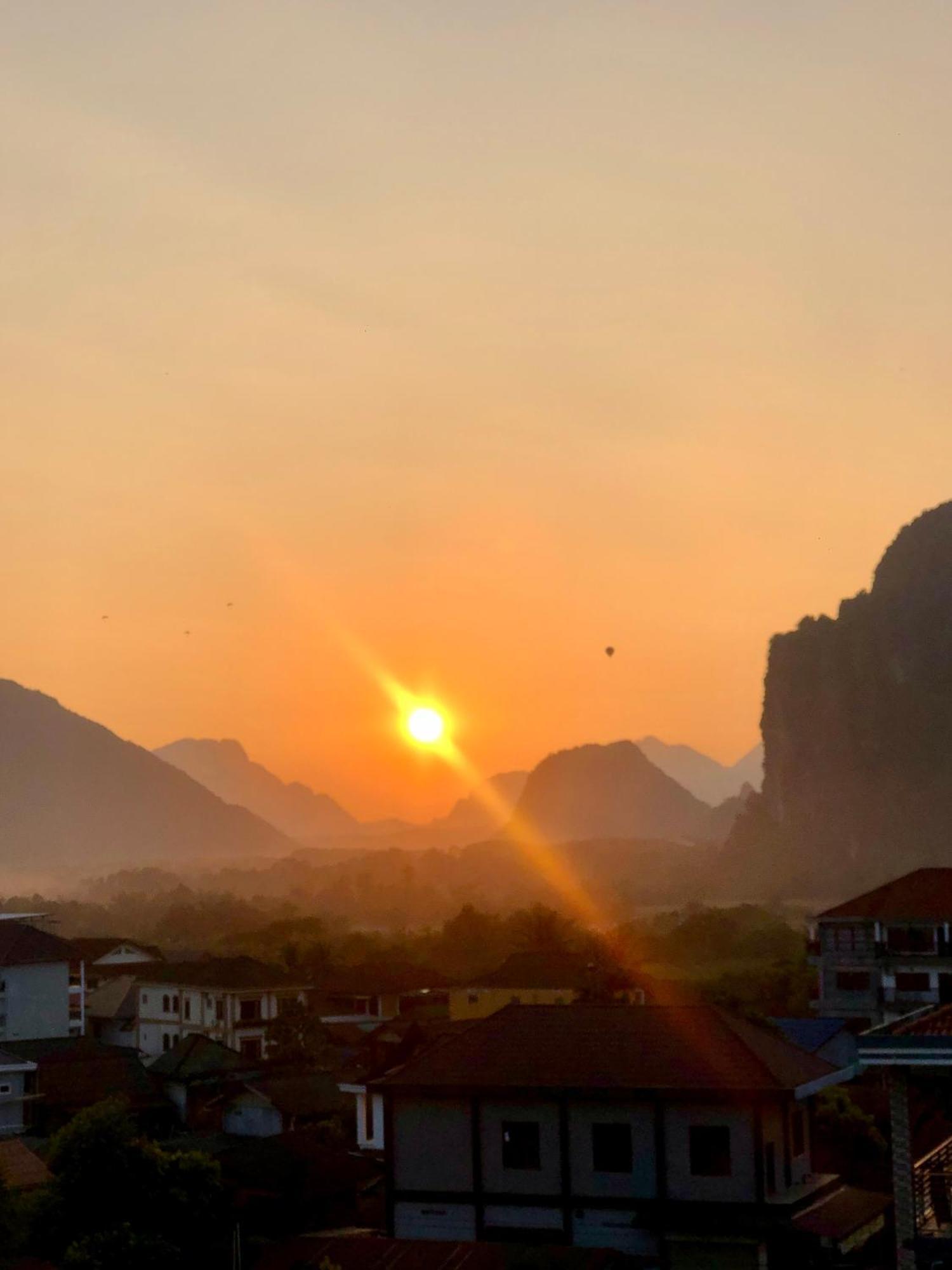 Easy Go Backpacker Hostel Vang Vieng Exterior foto