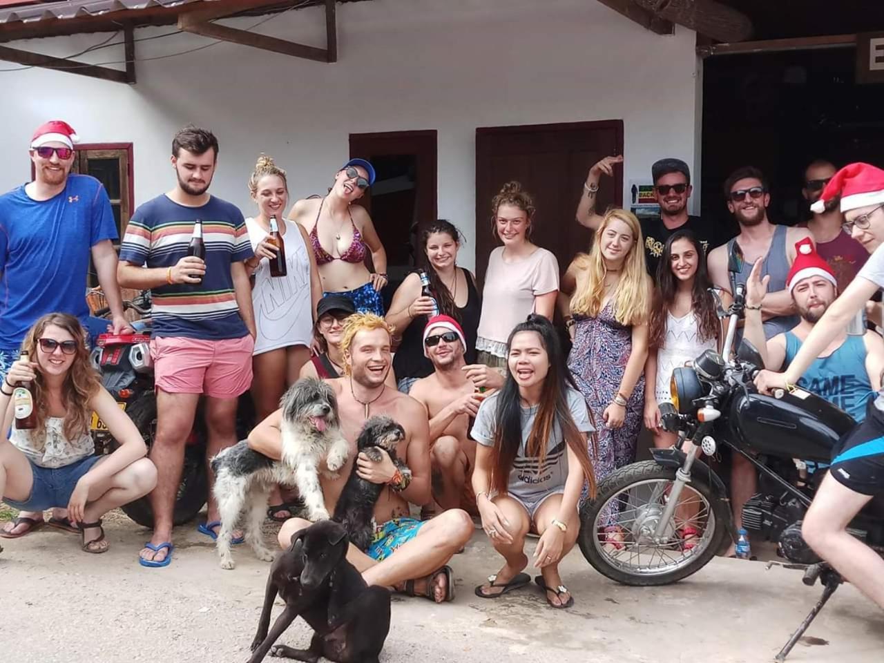 Easy Go Backpacker Hostel Vang Vieng Exterior foto