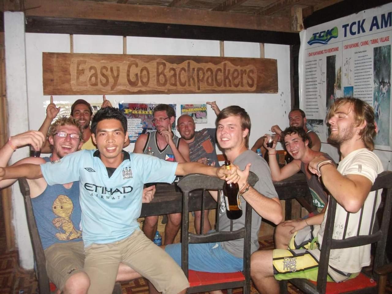 Easy Go Backpacker Hostel Vang Vieng Exterior foto